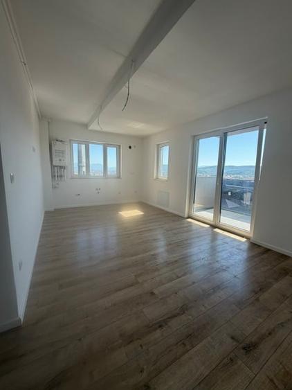 Apartament cu 3 camere decomandat în Decebal