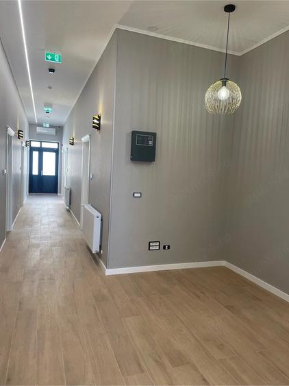 Casă cu 7 camere cu Teren 892 Mp în Central