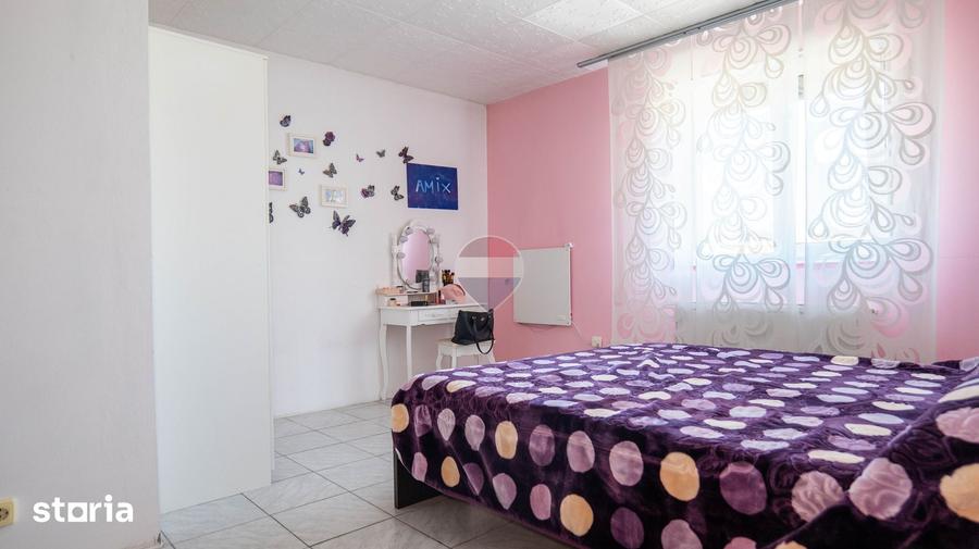 Casă cu 5 camere cu Teren 258 Mp în Central