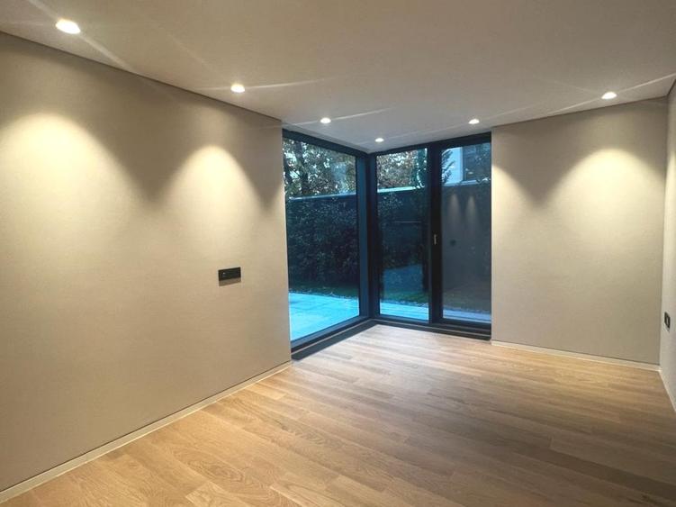 Apartament cu 4 camere decomandat, mobilat în Primăverii
