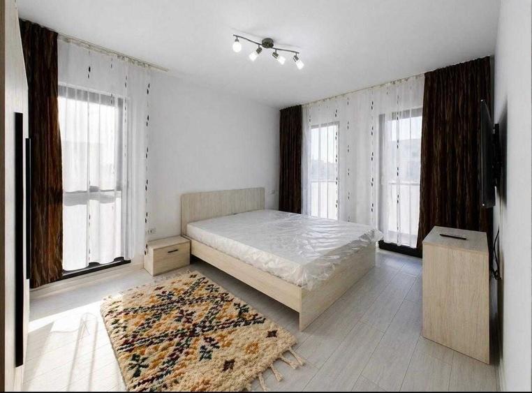 Apartament cu 3 camere decomandat în Exterior Vest