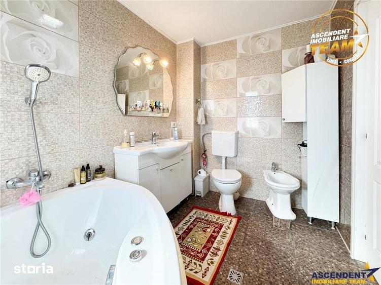 Casă cu 5 camere cu Teren 534 Mp în Ilieni
