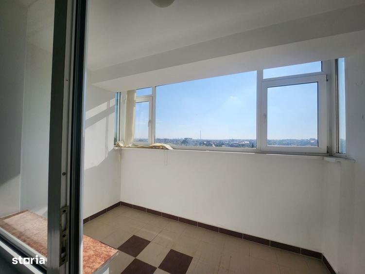 Apartament cu 4 camere decomandat în Craiovei