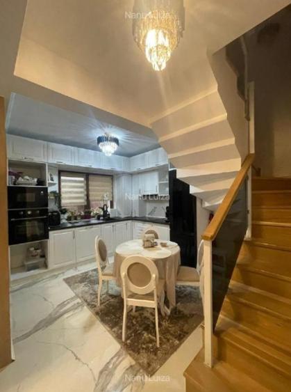 Casă cu 5 camere cu Teren 200 Mp în Titan