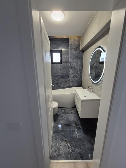 Apartament cu 2 camere decomandat în Sisești