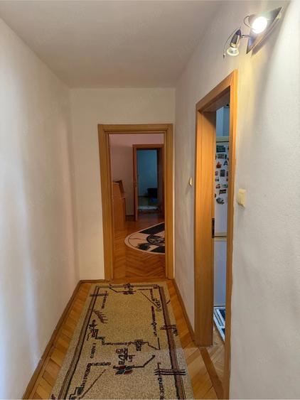 Apartament cu 2 camere semidecomandat, mobilat în Micălaca