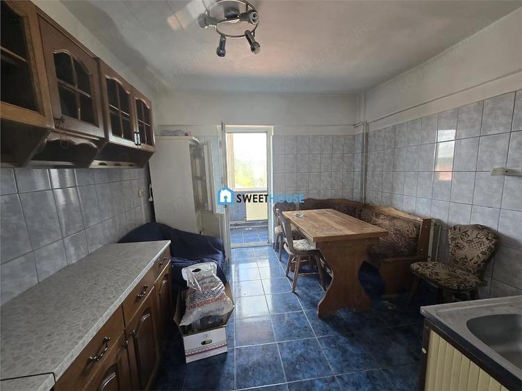 Apartament cu 3 camere decomandat în Central