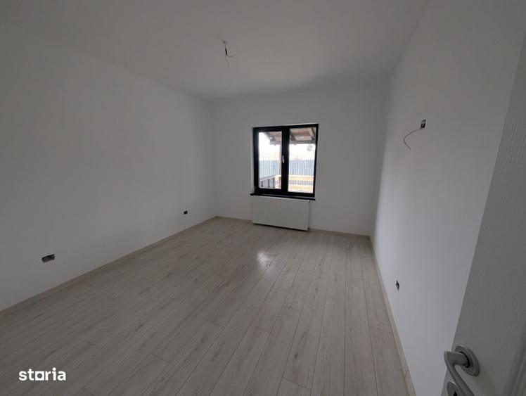 Casă cu 4 camere în Lilieci