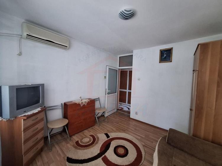 Apartament cu 2 camere decomandat, mobilat în Micro 20