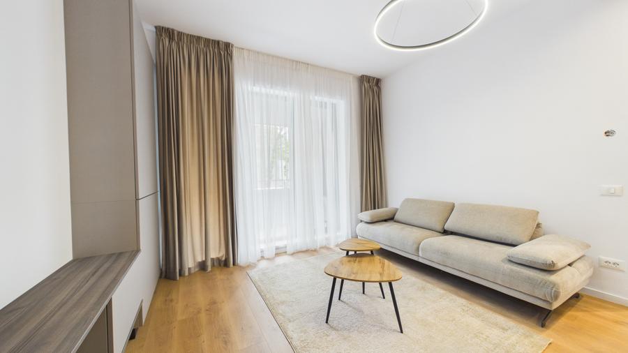 Apartament cu 2 camere semidecomandat în Grivița