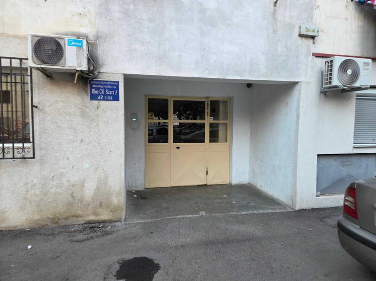 Garsonieră decomandată în CET