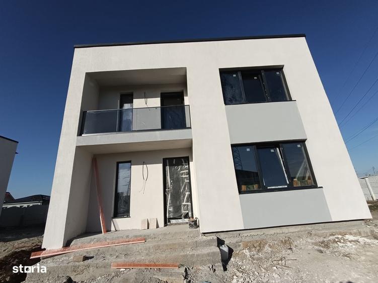 Casă cu 4 camere cu Teren 340 Mp în Malu Mare