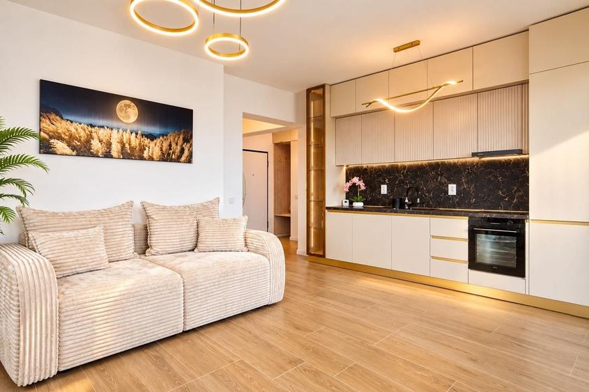 Apartament cu 3 camere decomandat în Central