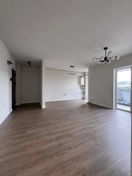 Apartament cu 2 camere semidecomandat în Florești