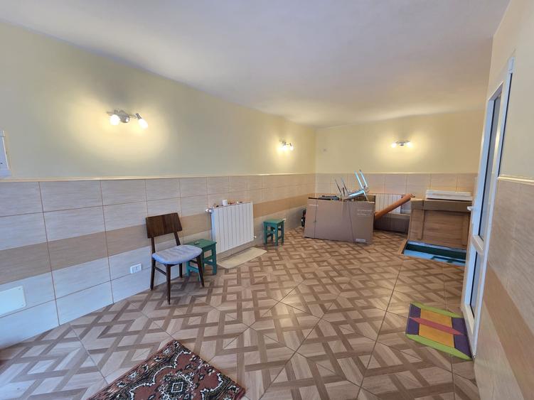 Spațiu comercial, de 62 mp, în Micro 17