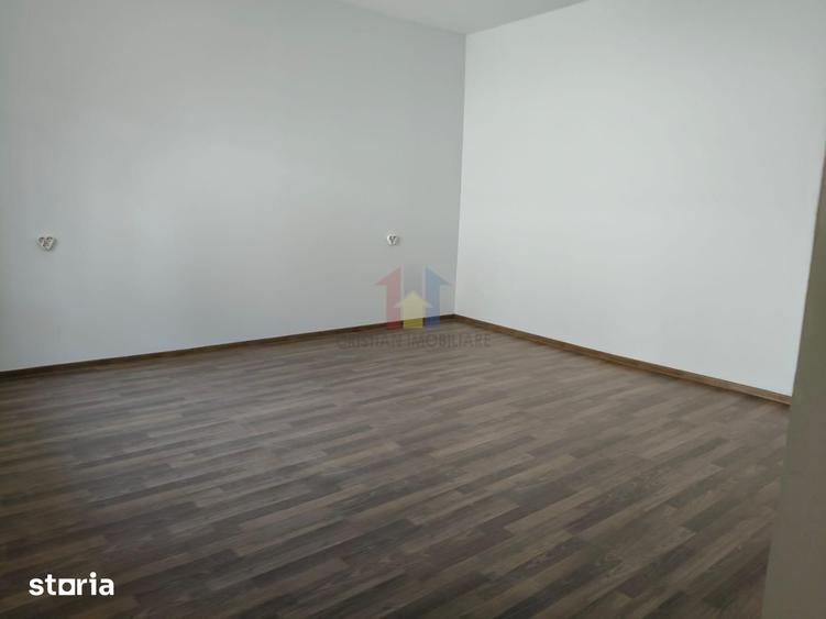 Casă cu 4 camere cu Teren 300 Mp în Central