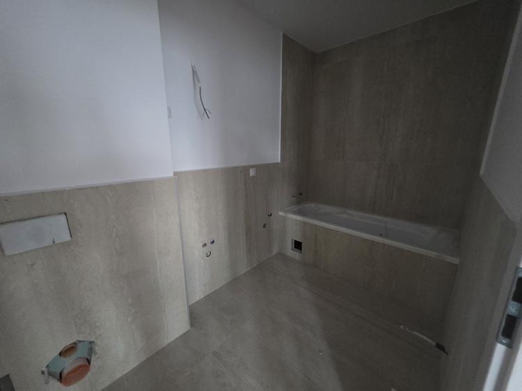 Apartament cu 2 camere decomandat în Exterior Vest