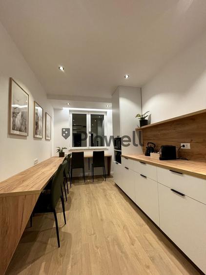Apartament cu 3 camere decomandat, mobilat în P-ța Victoriei
