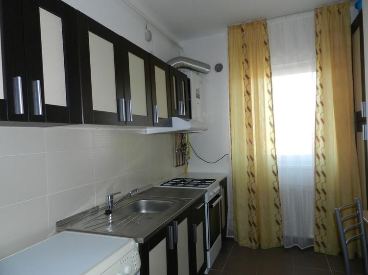 Închiriere 2 camere decomandat | 54 mp + balcon | Parcare subterană - 20