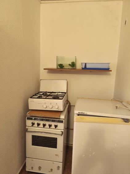 Garsonieră decomandată în Plopi