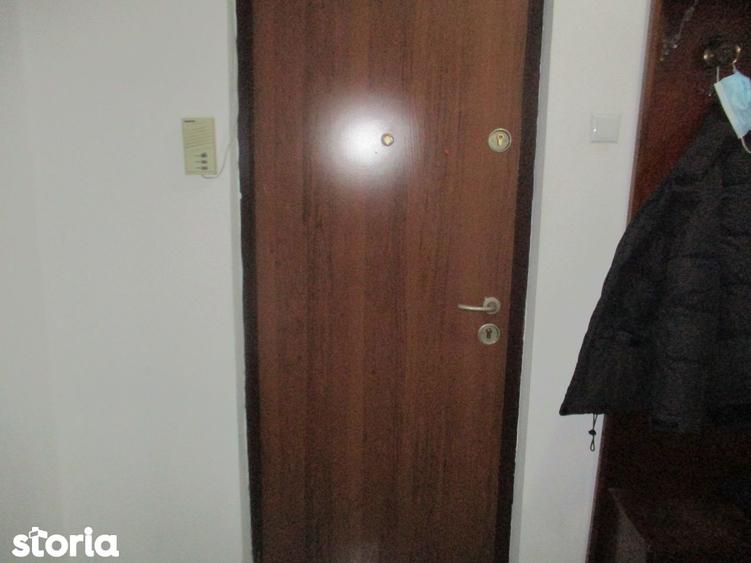 Apartament cu 2 camere decomandat în Drumul Taberei — fotografia 2