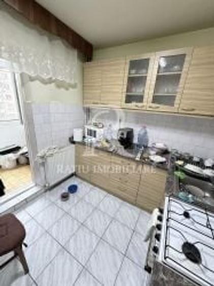 Apartament cu 3 camere decomandat, mobilat în Calea Aradului