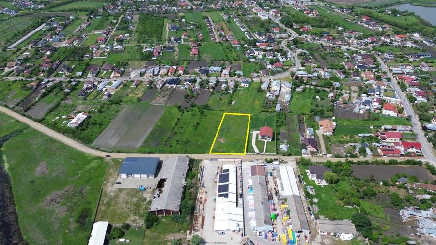 Teren Construcții intravilan de 2551 mp, în Est