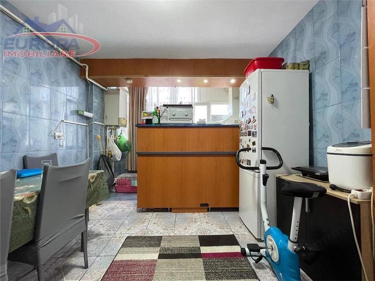 Apartament cu 3 camere decomandat în Central