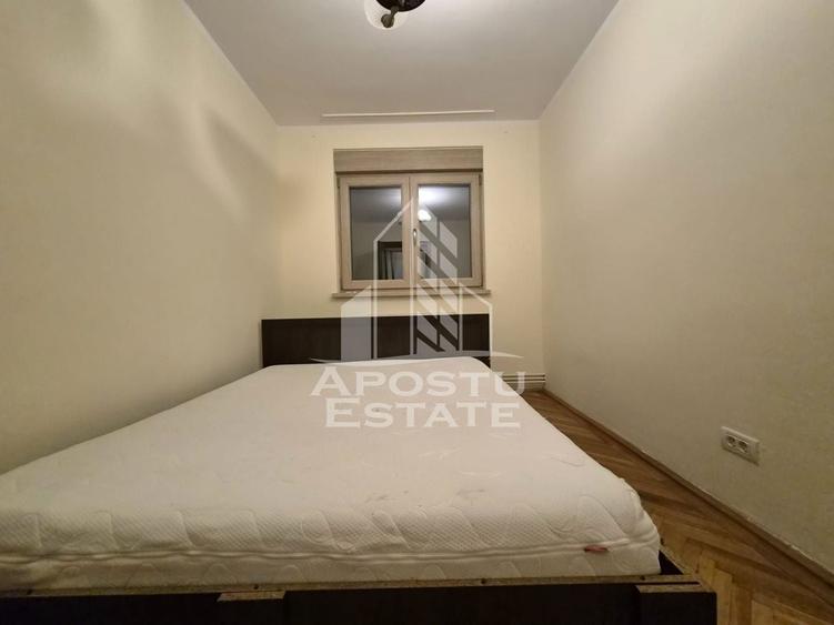 Apartament cu 4 camere decomandat, mobilat în Malul Mureșului