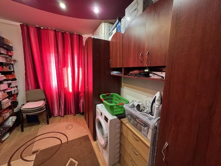 Apartament cu 3 camere semidecomandat, mobilat în Aiud