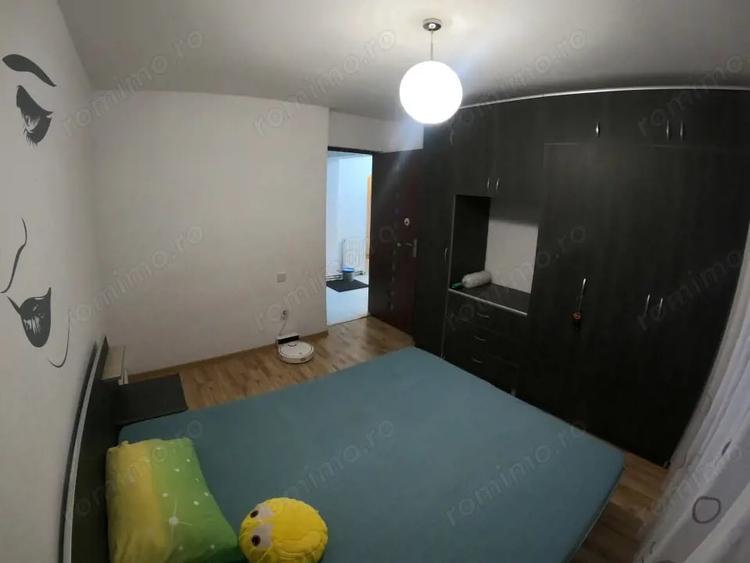 Apartament cu 3 camere decomandat, mobilat în Central