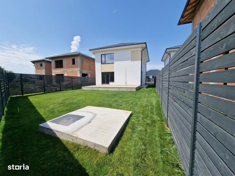 Casă cu 4 camere în Tunari