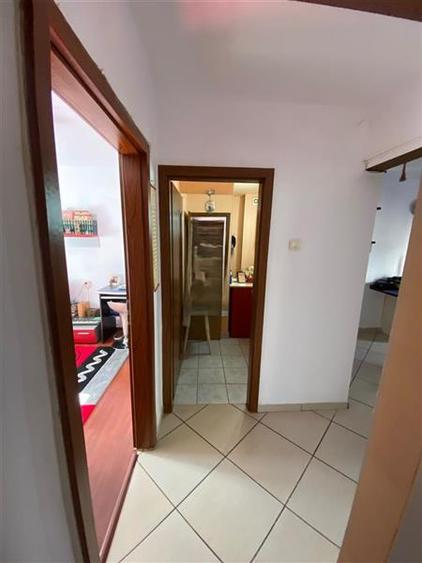 Apartament cu 3 camere decomandat în Aradului