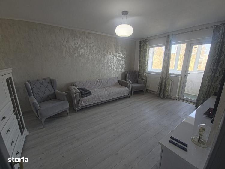 Apartament cu 2 camere decomandat în CET