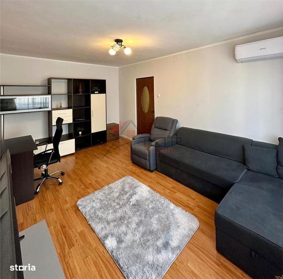 Apartament cu 2 camere semidecomandat în Podu Roș