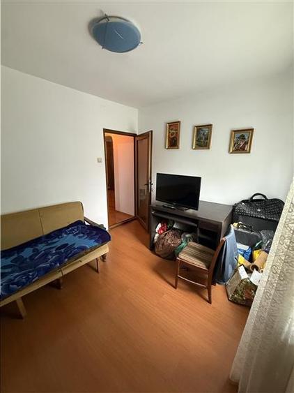 Apartament cu 4 camere decomandat în Inel II