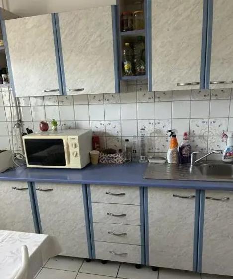 Apartament cu 4 camere în Rahova