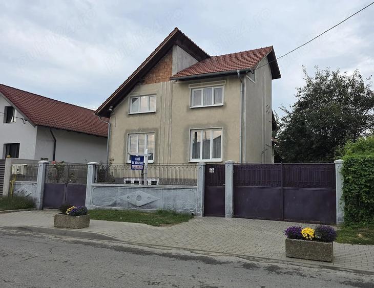 Casă cu Teren 700 Mp în Central
