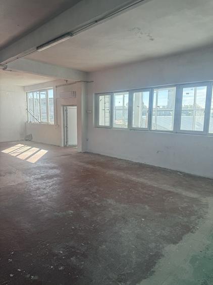 Spațiu comercial, de 530 mp, în Sânmartin