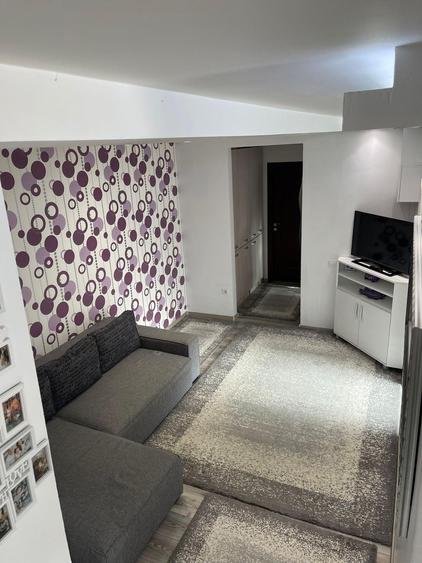 Apartament cu 3 camere semidecomandat în Florești — fotografia 2