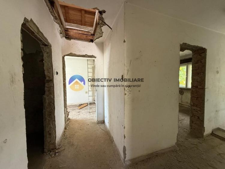 Casă cu 5 camere cu Canalizare în Ultracentral