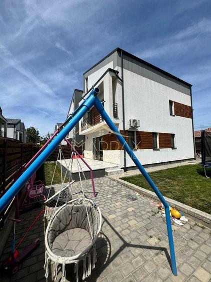 Casă individuală cu 6 camere cu Canalizare în Tunari