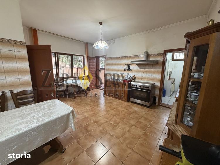 Casă cu 5 camere cu Canalizare în Lupeni