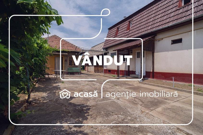 Casă individuală cu 5 camere cu Canalizare în Pârneava