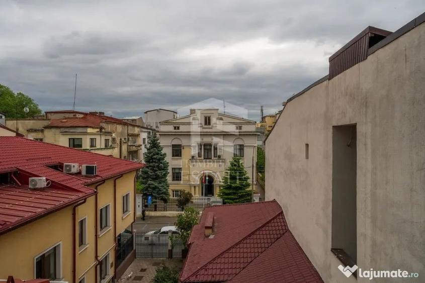 Spațiu comercial, de 950 mp, în Romană