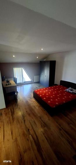 Casă cu 4 camere cu Teren 200 Mp în Central