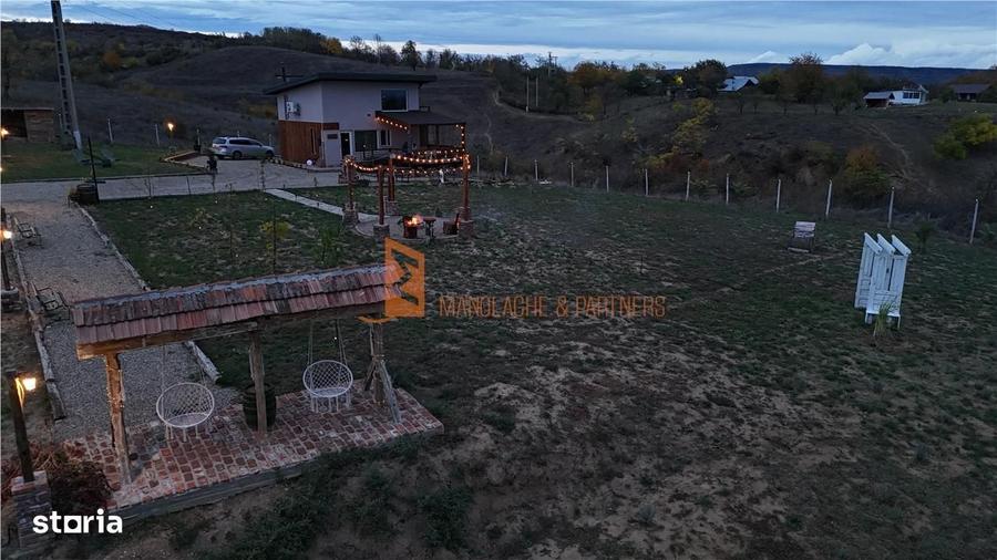 Casă cu 2 camere în Cârlomănești