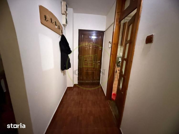 Apartament cu 4 camere decomandat, mobilat în Rovine