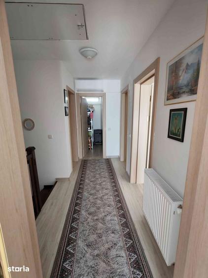 Casă cu 5 camere cu Teren 227 Mp în Sânpetru