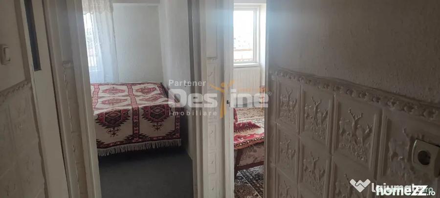 APARTAMENT CU 3 CAMERE IN ZONA MATERNA SITUAT LA ETAJUL 3 BL - 2
